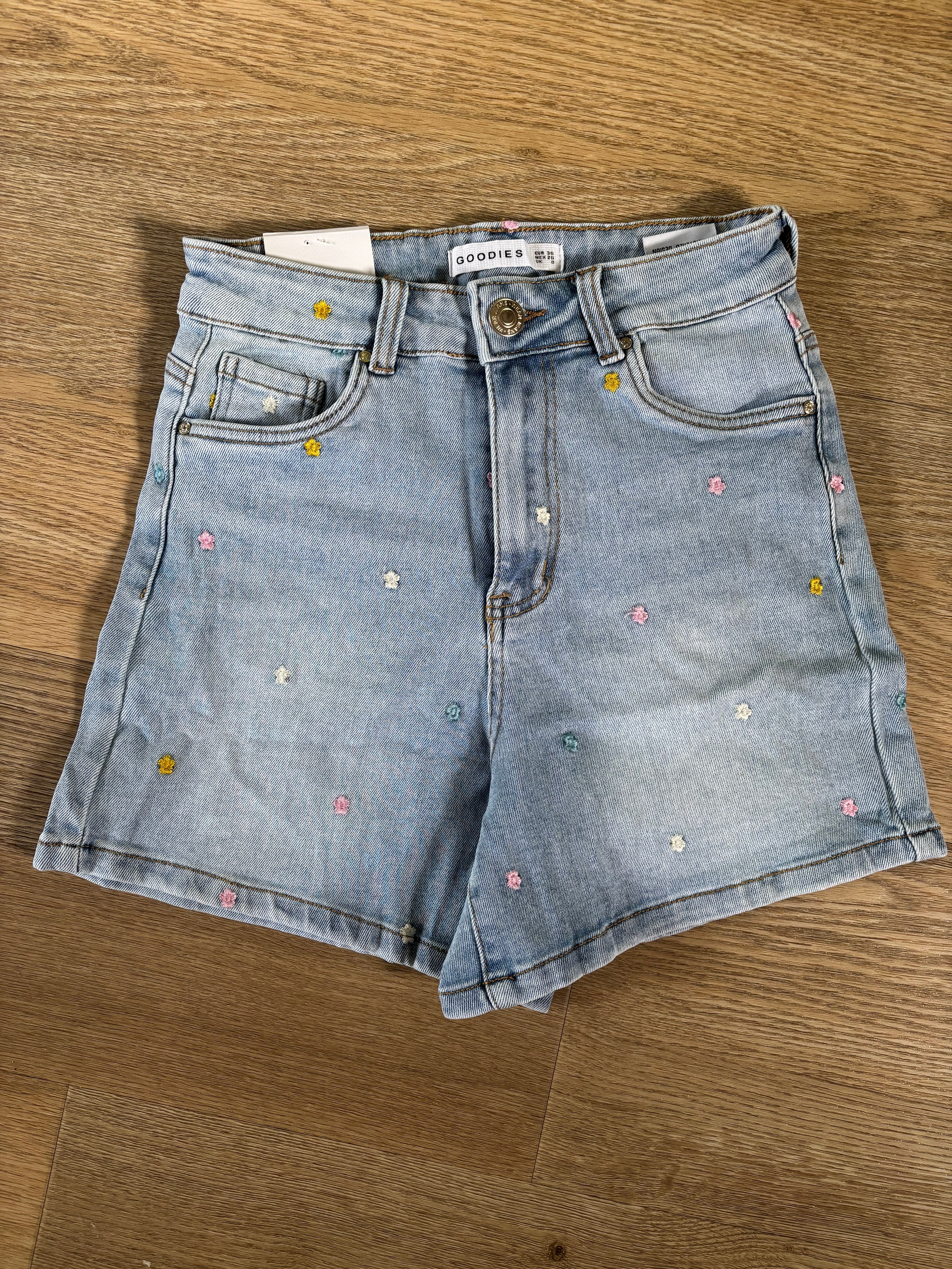 🌸 Jeans Short met Geborduurde Bloemetjes 🌸