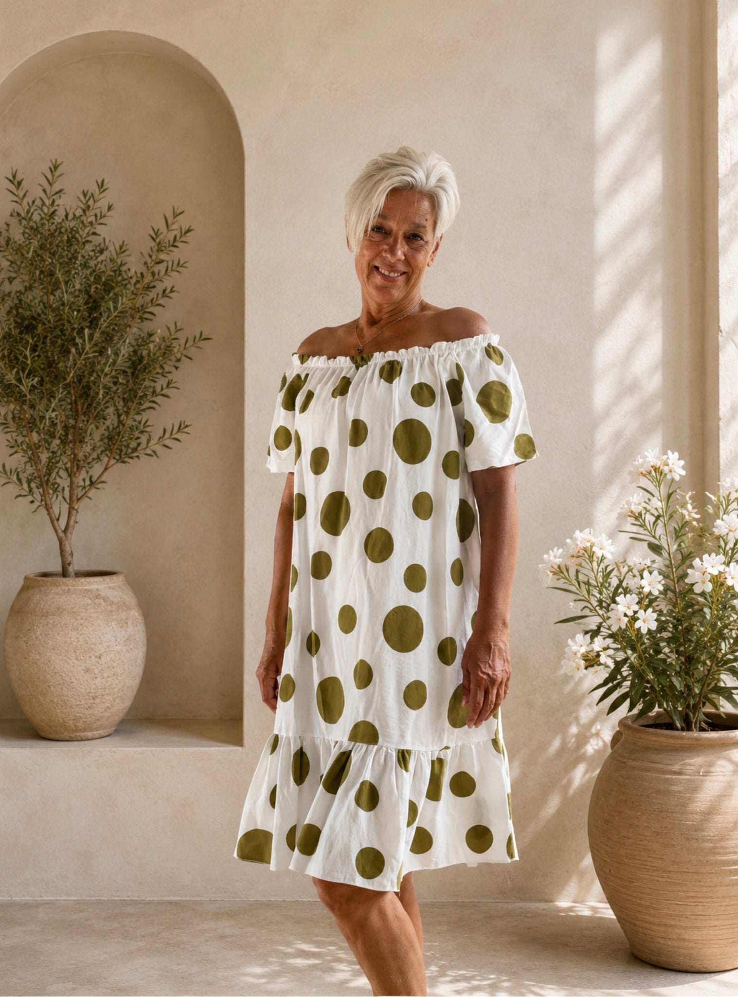 Off-shoulder stippenjurk